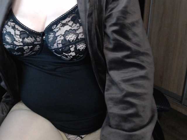 Hayleyqueen, live now on BongaCams