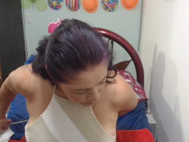 sexititshot12 live cam on BongaCams