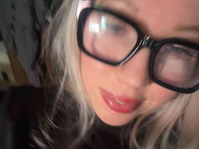 BadDoll webcam