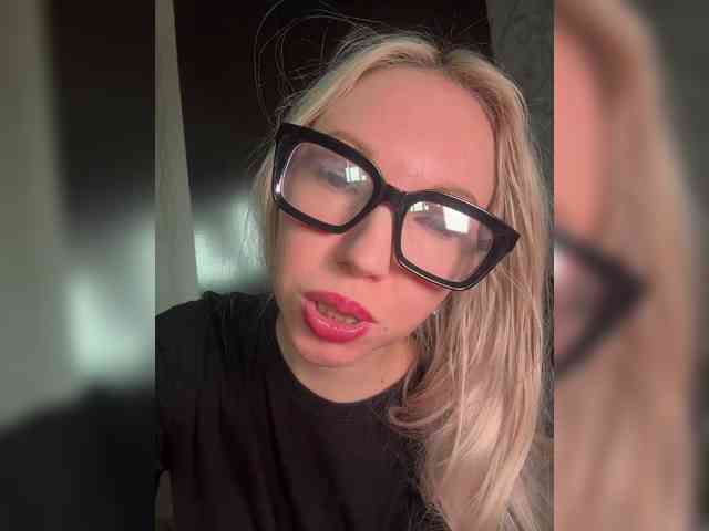 BadDoll webcam