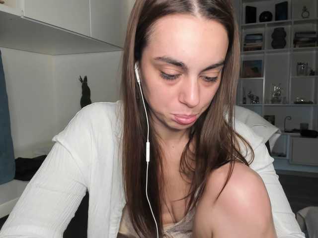 bubble-gum122's BongaCams show and profile