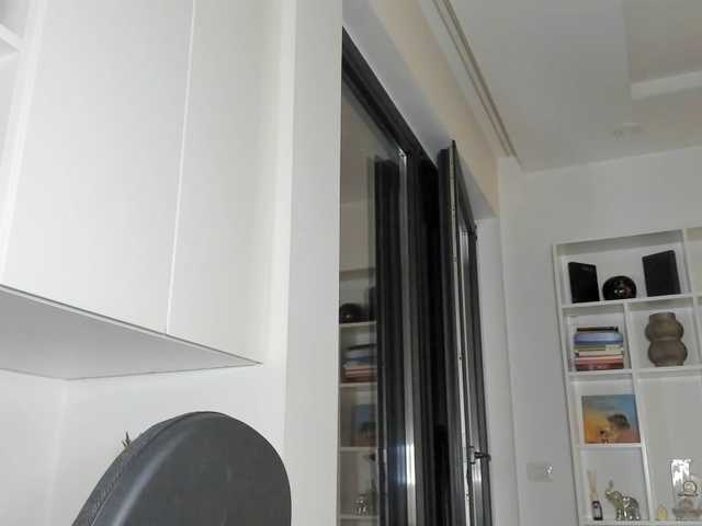 bubble-gum122's BongaCams show and profile