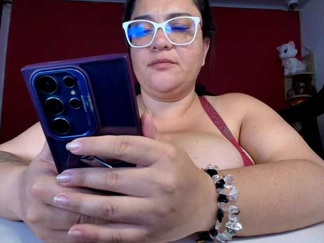 Sofilulu live cam on BongaCams