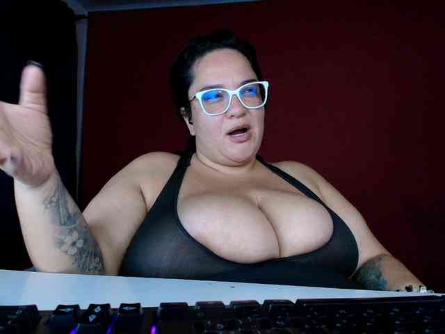 lulubigtitts webcam