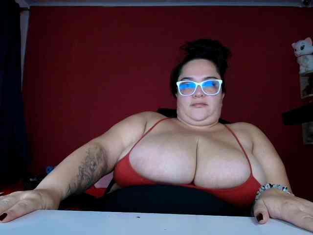 lulubigtitts webcam