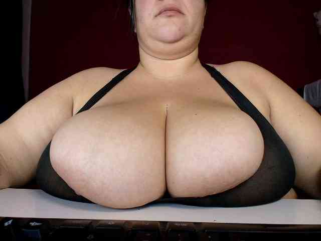 lulubigtitts webcam