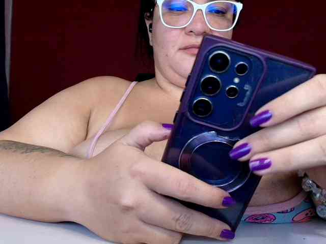 Modelo: lulubigtitts