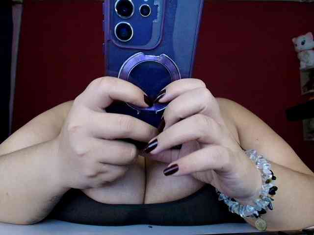 lulubigtitts webcam