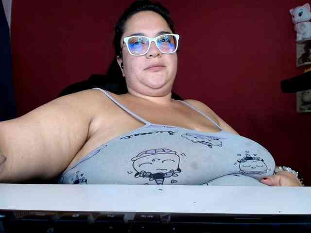 lulubigtitts webcam