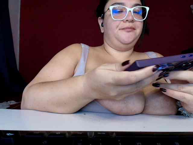 lulubigtitts webcam