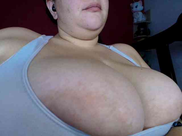lulubigtitts webcam