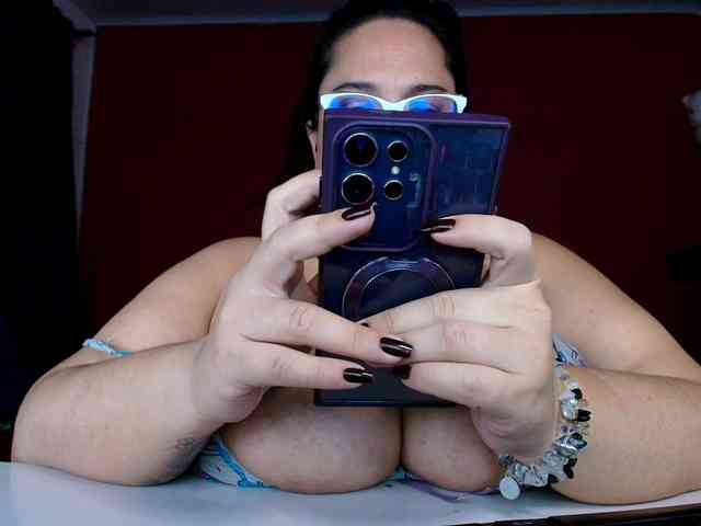lulubigtitts webcam