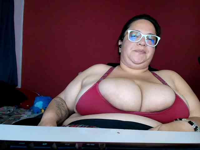 lulubigtitts webcam