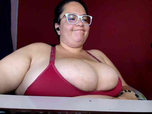 lulubigtitts webcam