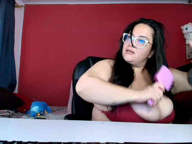 Modelo: lulubigtitts