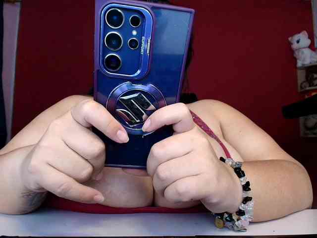 lulubigtitts webcam