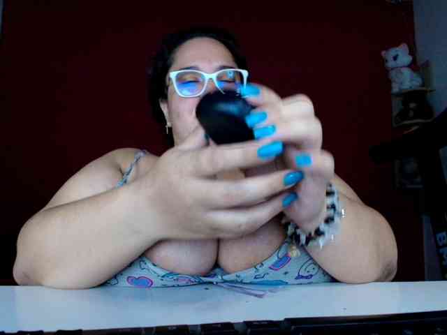 lulubigtitts webcam
