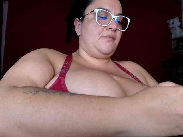 lulubigtitts webcam
