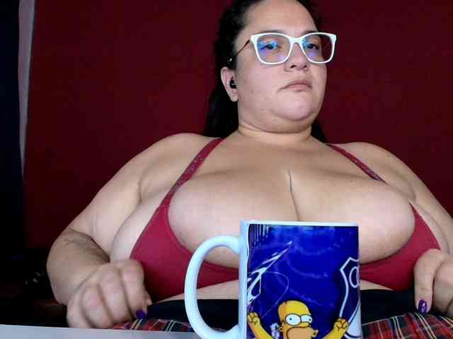 Modelo: lulubigtitts