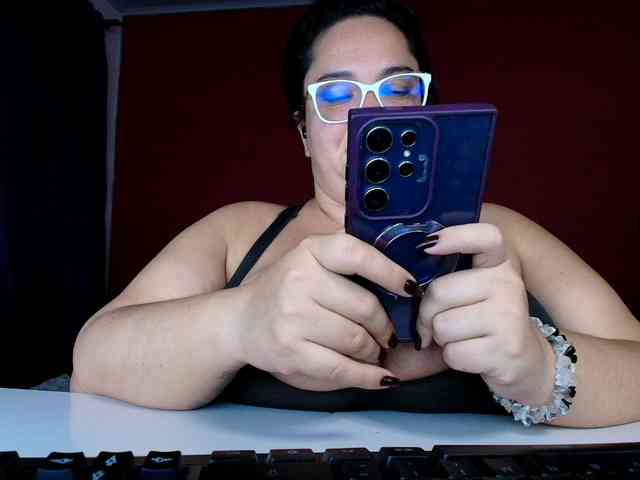 Modelo: lulubigtitts