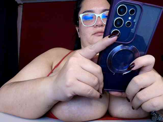 Modelo: lulubigtitts