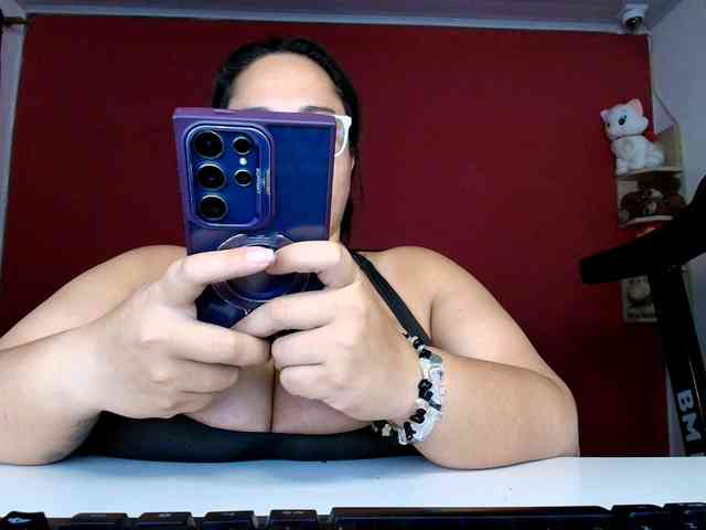 lulubigtitts webcam
