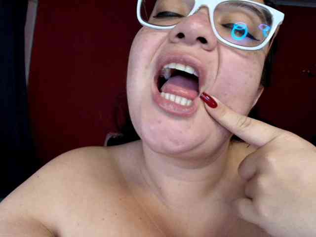Modelo: lulubigtitts