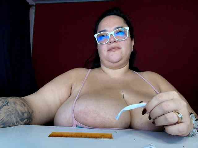 lulubigtitts webcam