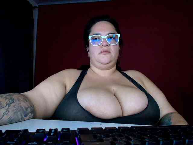lulubigtitts webcam