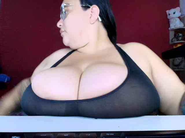 lulubigtitts webcam
