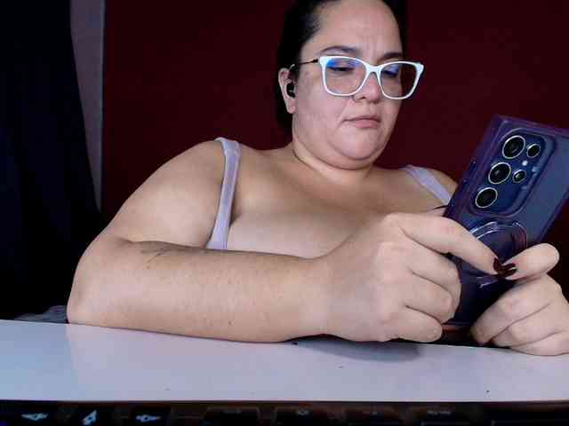 Modelo: lulubigtitts
