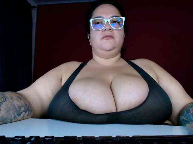 lulubigtitts webcam
