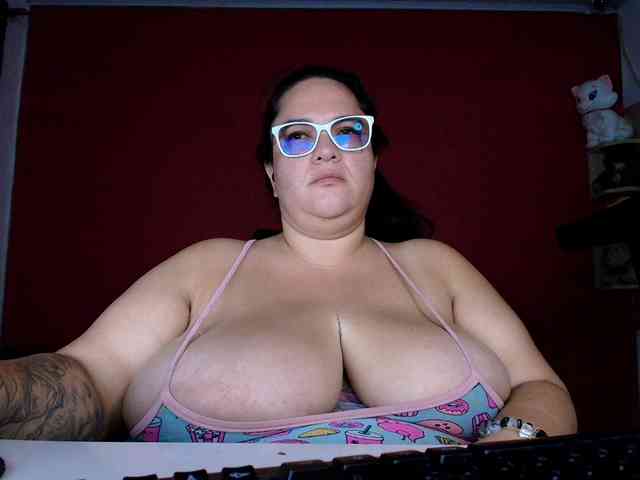 lulubigtitts webcam