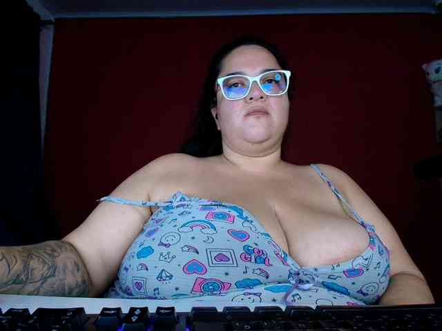 lulubigtitts webcam
