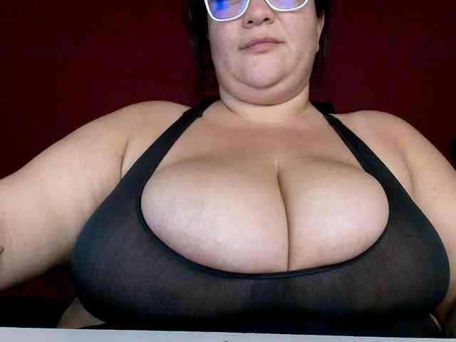 lulubigtitts webcam