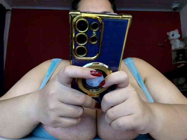 Modelo: lulubigtitts