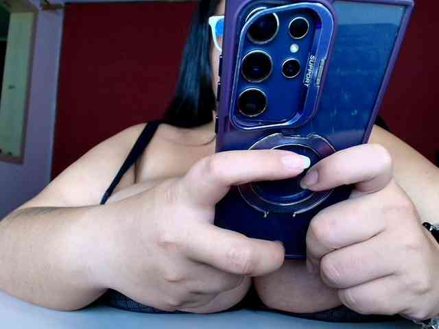 lulubigtitts webcam