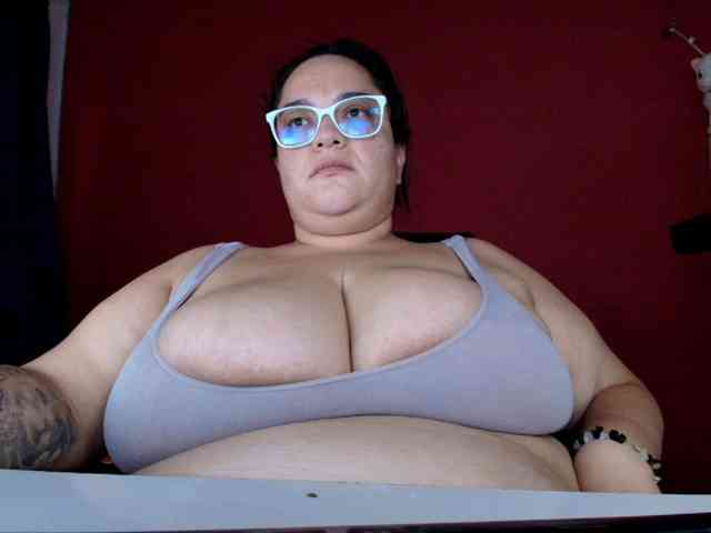 lulubigtitts webcam