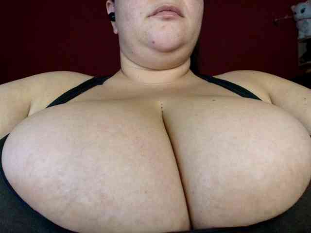 lulubigtitts webcam