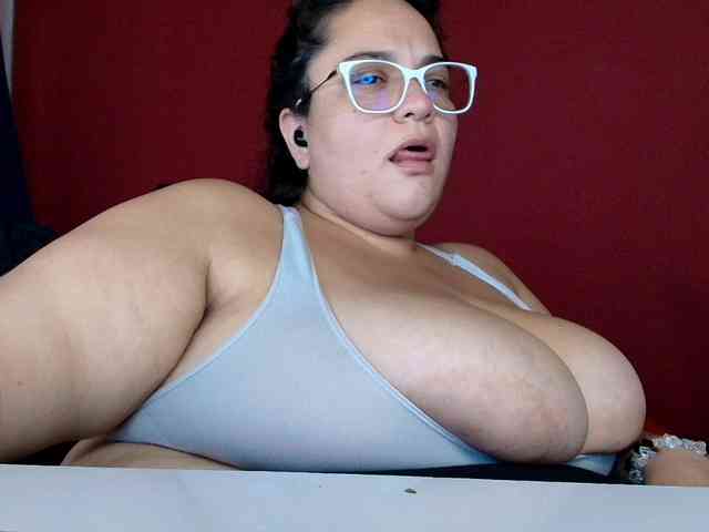 lulubigtitts webcam