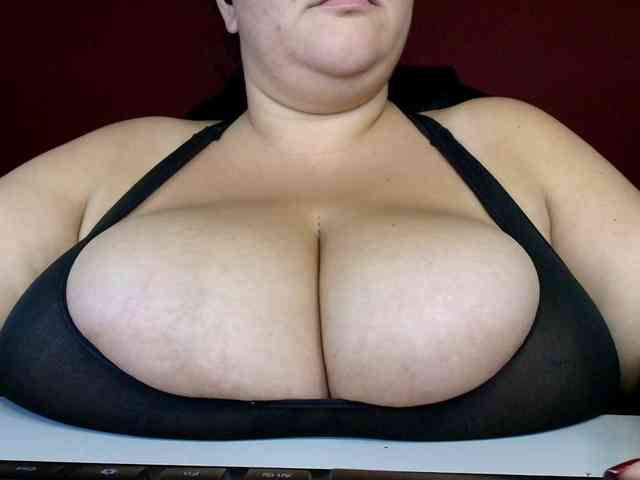 lulubigtitts webcam