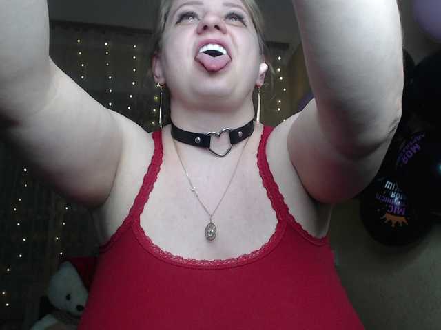 WetAngely's BongaCams show and profile