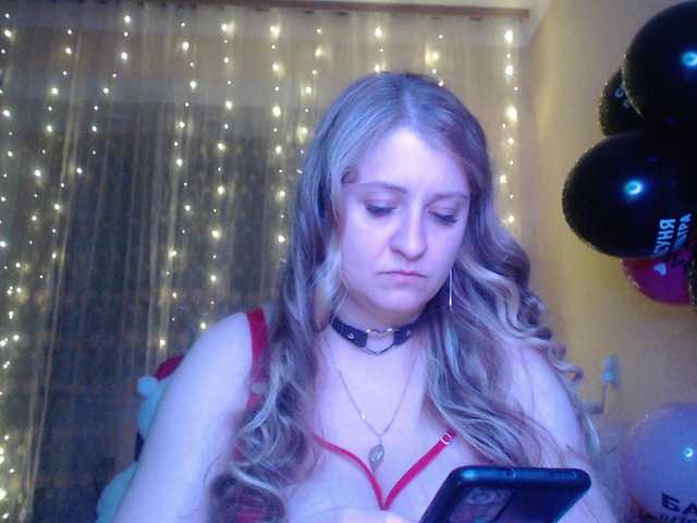 WetAngely's BongaCams show and profile