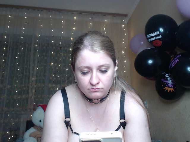 WetAngely's BongaCams show and profile