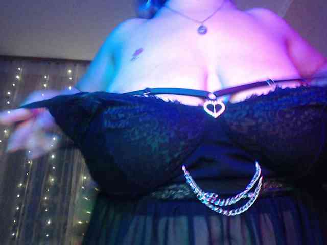 WetAngely webcam