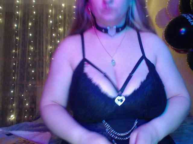 WetAngely webcam