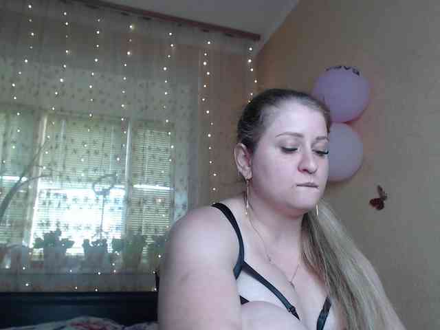 WetAngely webcam
