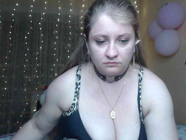 WetAngely webcam