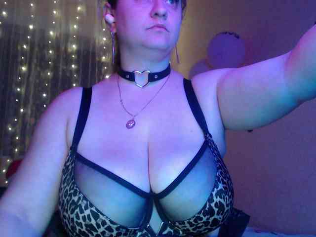 WetAngely webcam
