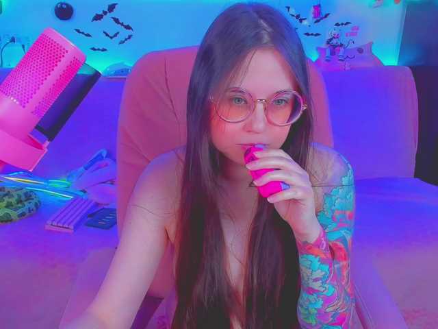 LittleKitsune live cam on BongaCams